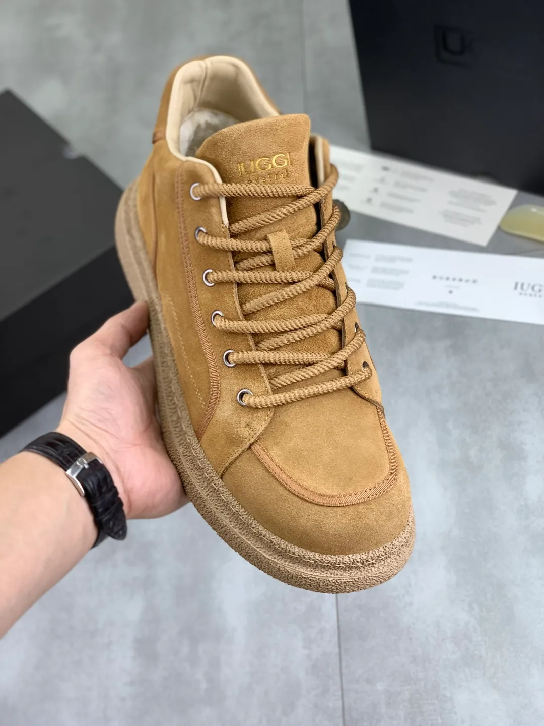 Men's men's shoes 💰P580 new arrival 🆕🆕🆕 IUGGI clown casual sneakers, the sultry clown feels like a visual, 26-year upgrade, suede, light and comfortable, versatile style, wool lining, comfortable and warm, rubber outsole, non-slip and firm size: 39-44, three colors 968-3